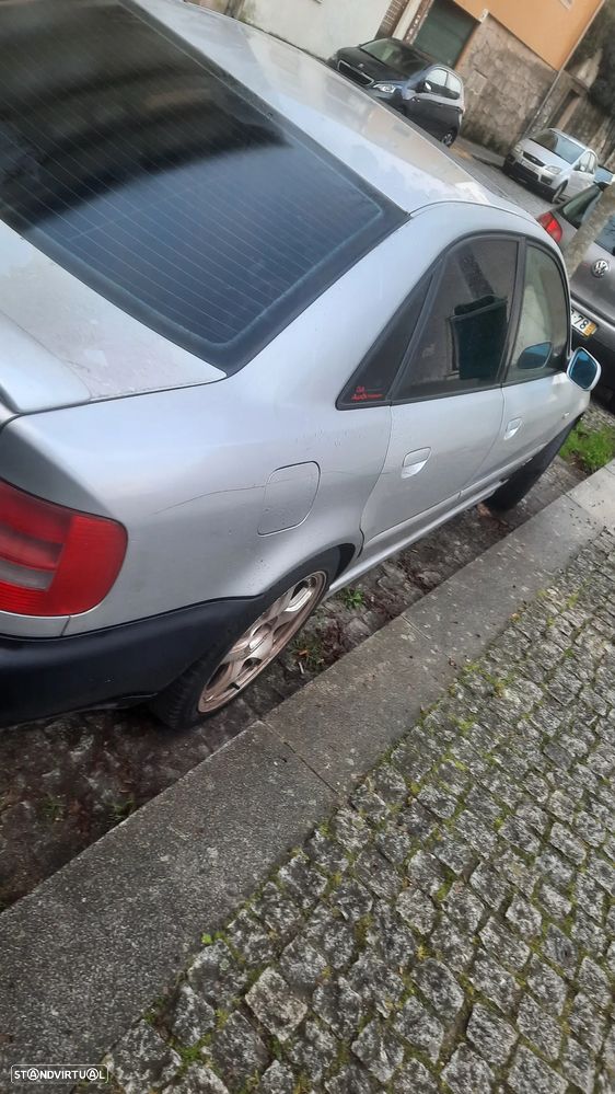 Audi A4 1.8 Ambiente - 5
