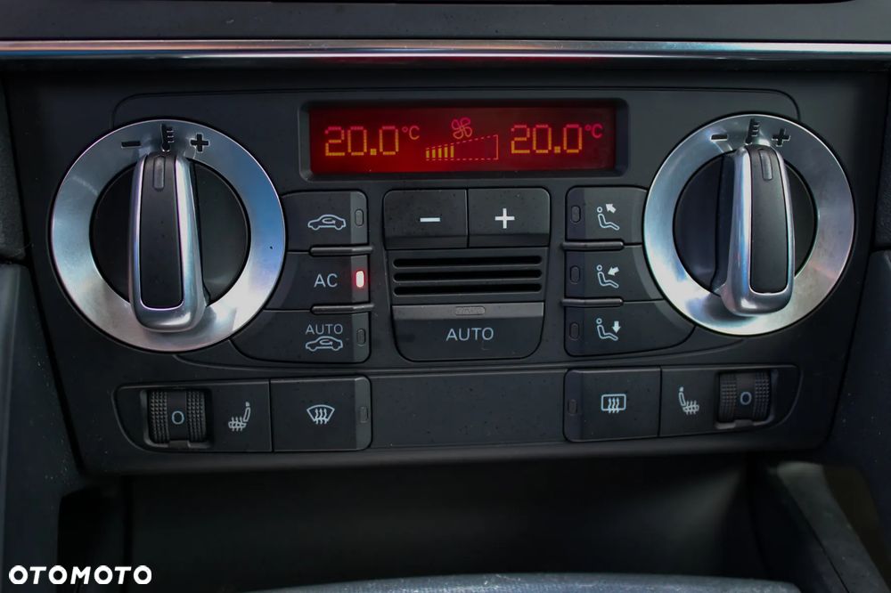 Audi A3 Sportback 2.0 TDI DPF (DSG) S tronic Ambiente - 37