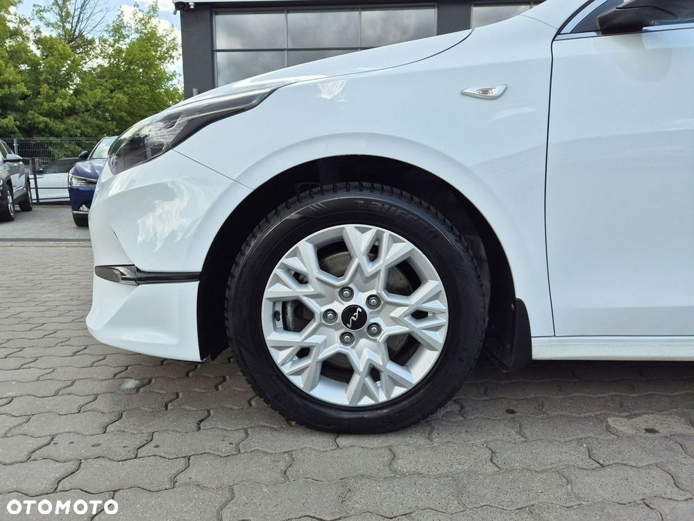 Kia Ceed 1.5 T-GDI M - 10
