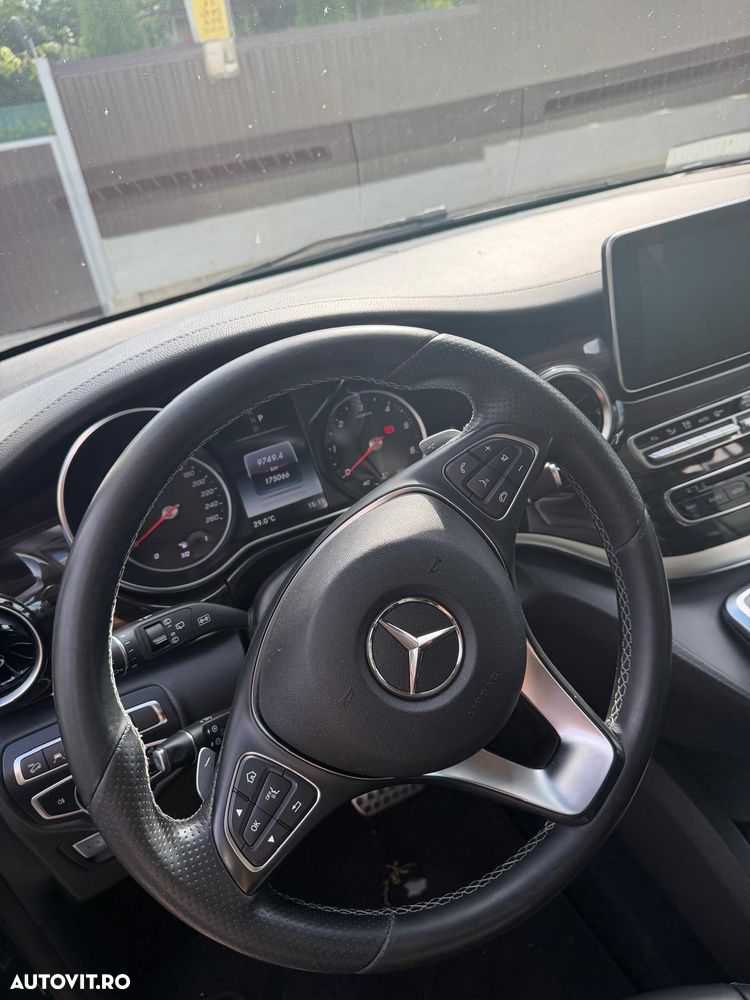Mercedes-Benz V - 8