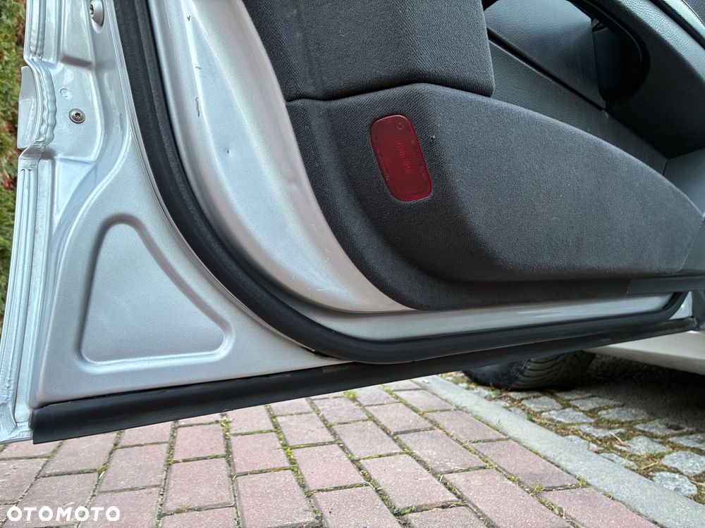 Mercedes-Benz Klasa E - 23