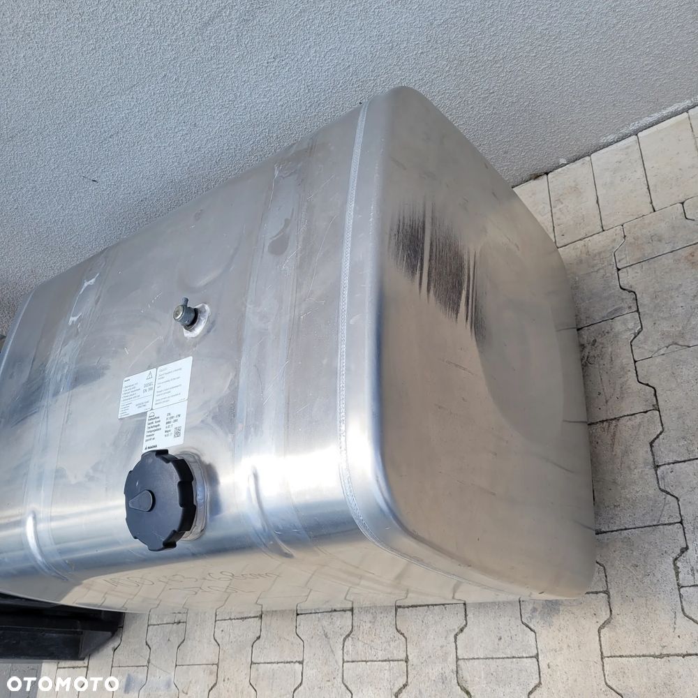 ZBIORNIK PALIWA MAN TGX 370L 81.12201-6798 100X63X68CM - 2