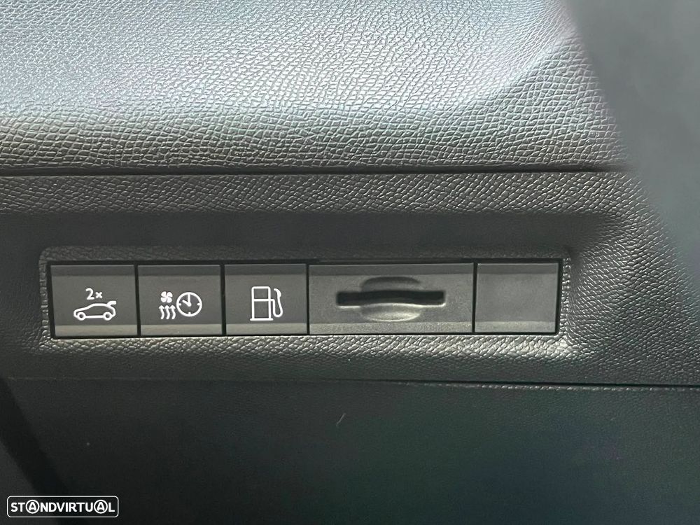 Peugeot 408 1.6 Hybrid GT e-EAT8 - 17