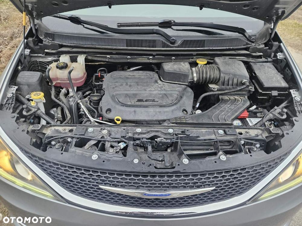 Chrysler Pacifica - 4