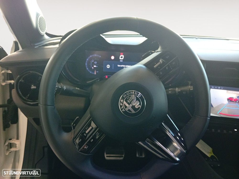 Alfa Romeo Junior 1.2 Speciale eDCT6 - 12