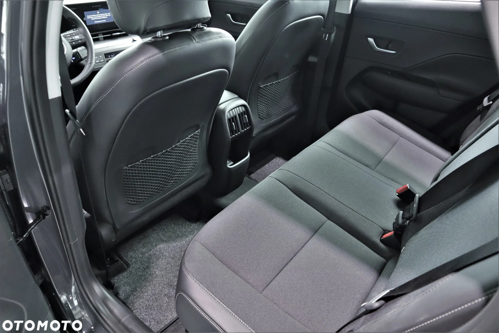 Hyundai Kona - 12