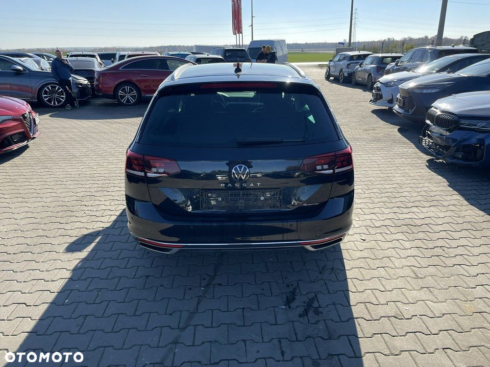 Volkswagen Passat - 4