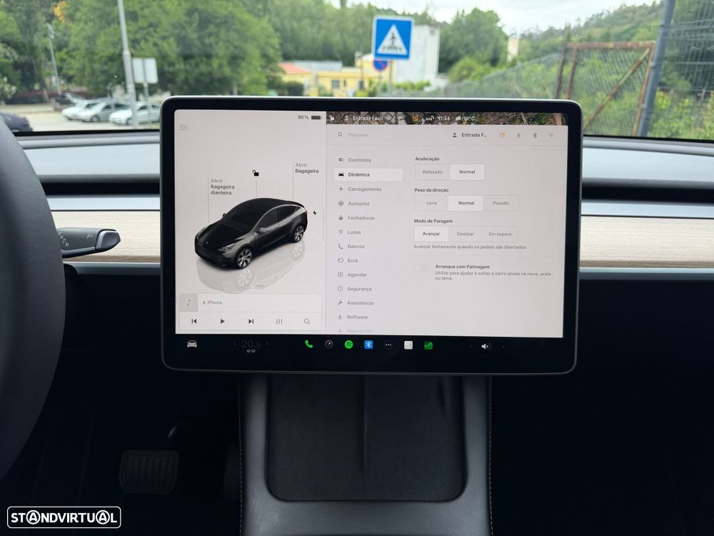 Tesla Model Y - 27