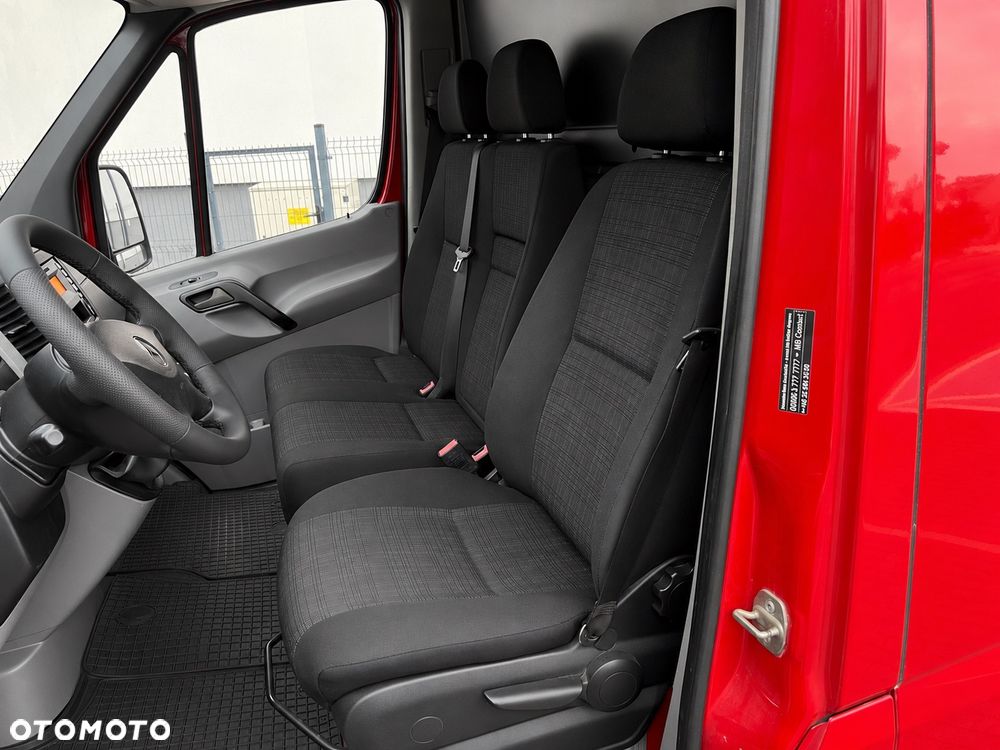 Mercedes-Benz Sprinter - 14