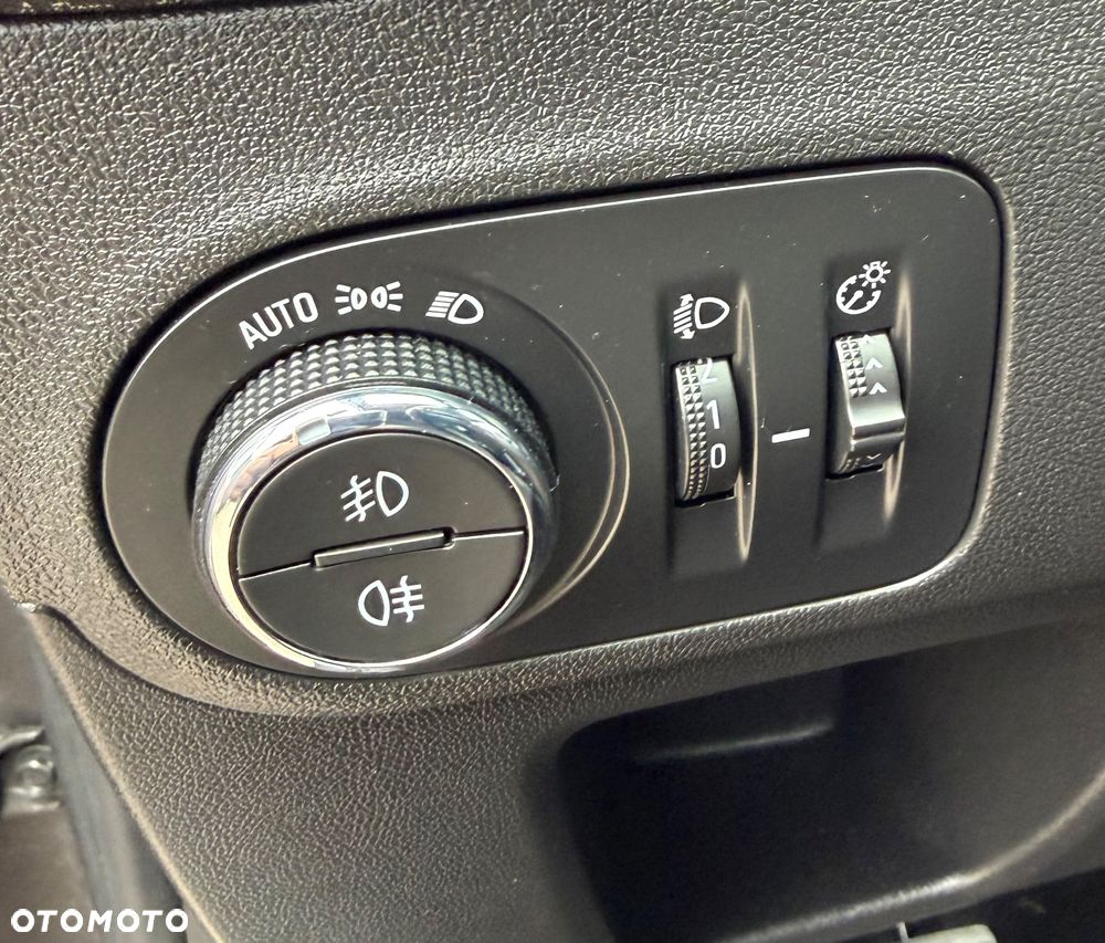 Opel Crossland X - 21