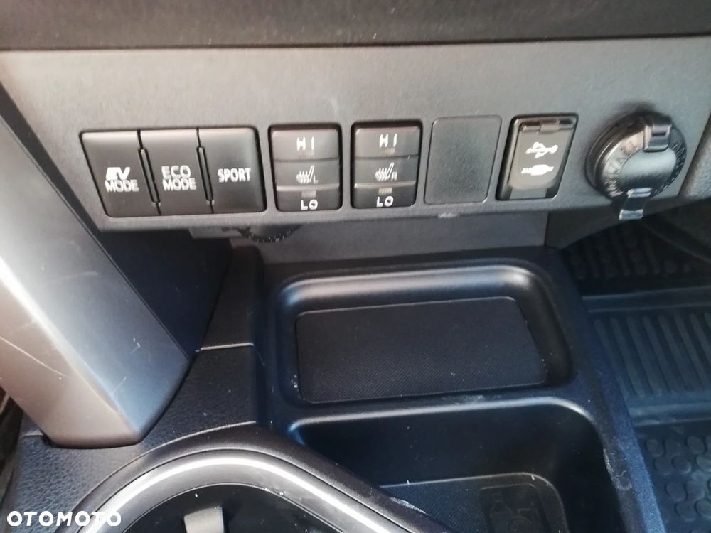 Toyota RAV4 - 9