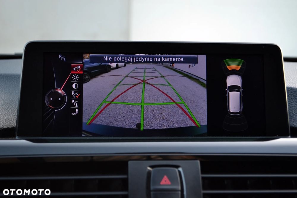 BMW Seria 3 320d DPF Edition Sport - 15