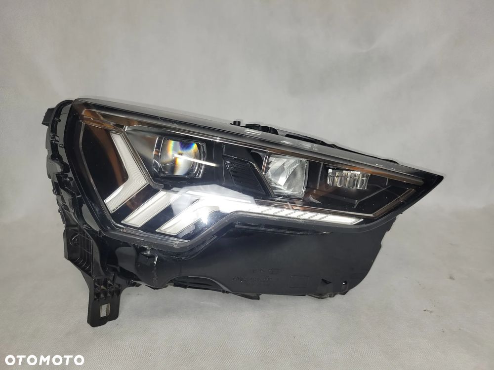 AUDI Q3 II 83A- LAMPA LAMPY PRZEDNIE PRZÓD FULL LED - 12