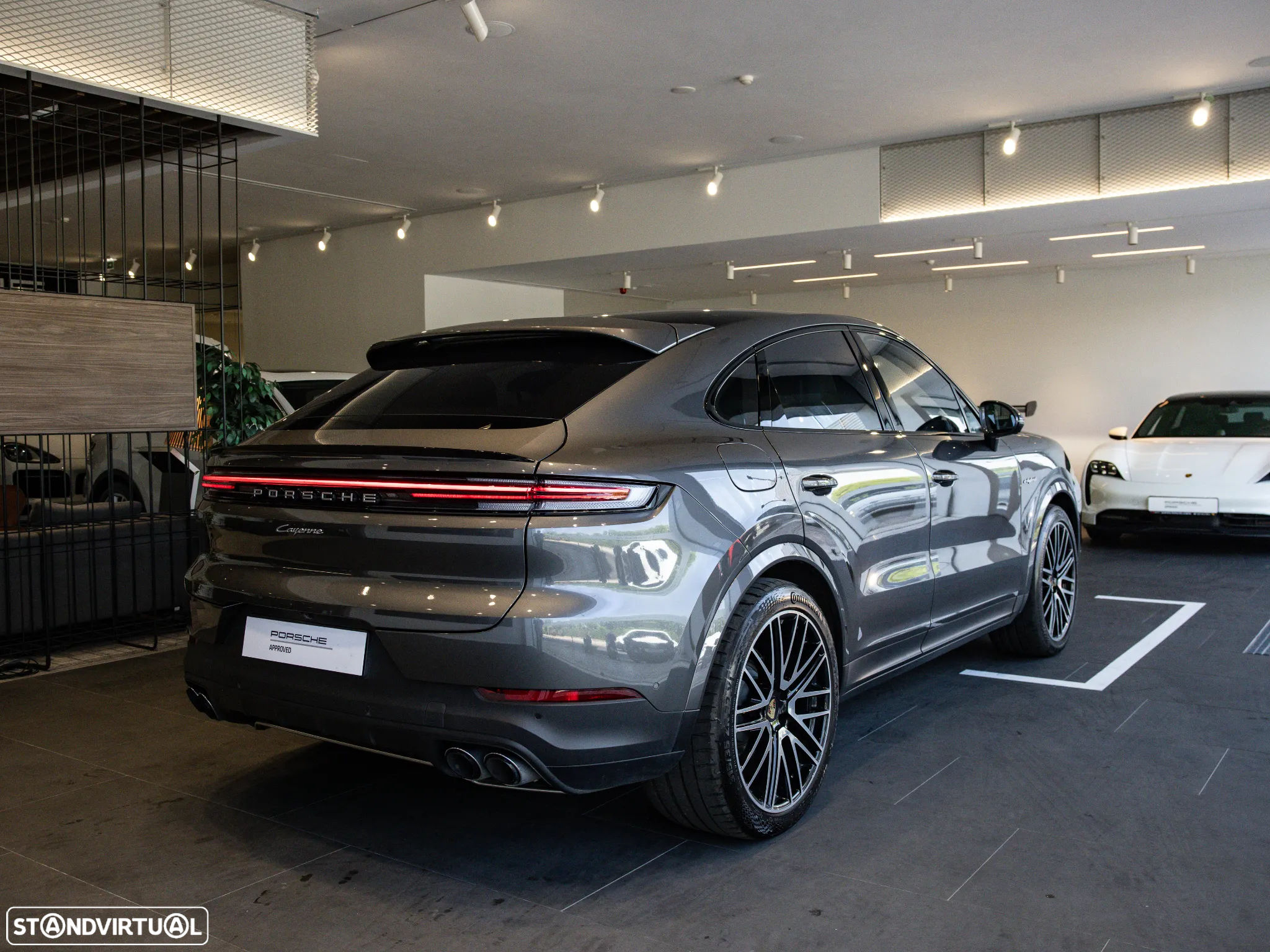Porsche Cayenne Coupé E-Hybrid - 6
