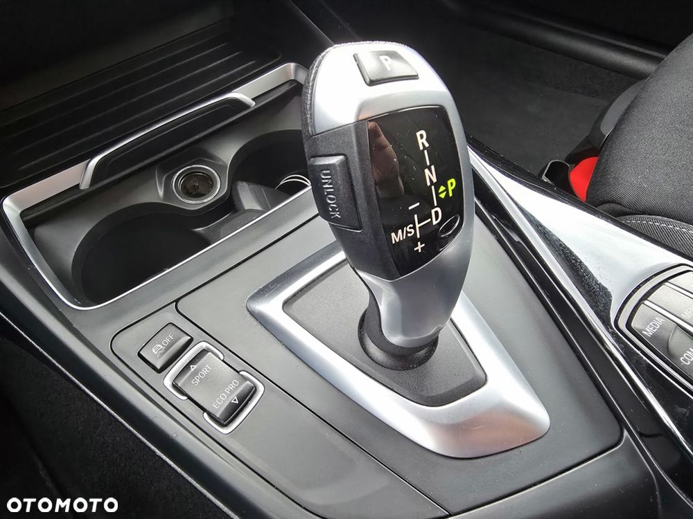 BMW Seria 1 118i Sport Line - 19