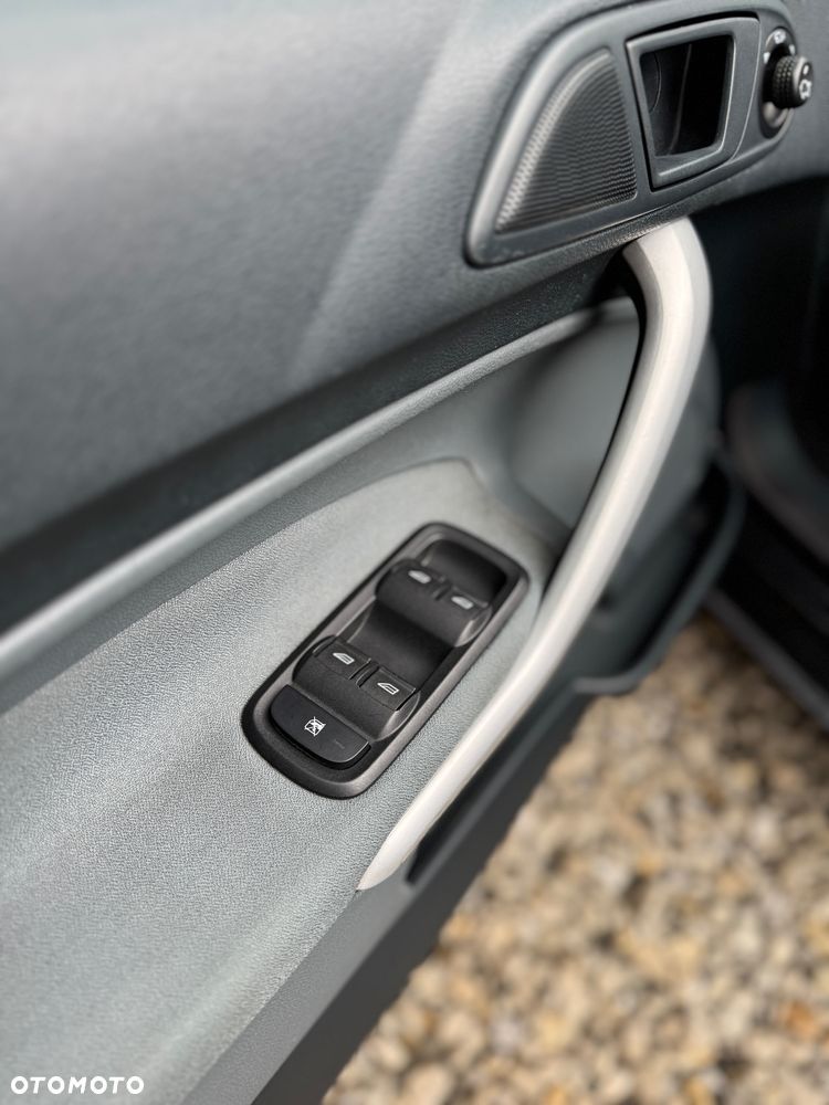 Ford Fiesta 1.6 Titanium EU5 - 14