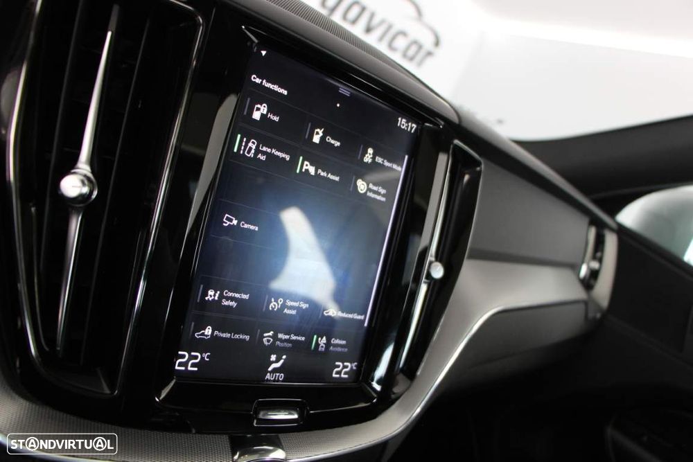 Volvo XC 60 2.0 T8 PHEV R-Design AWD - 16