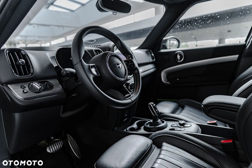 MINI John Cooper Works ALL4 sport - 17