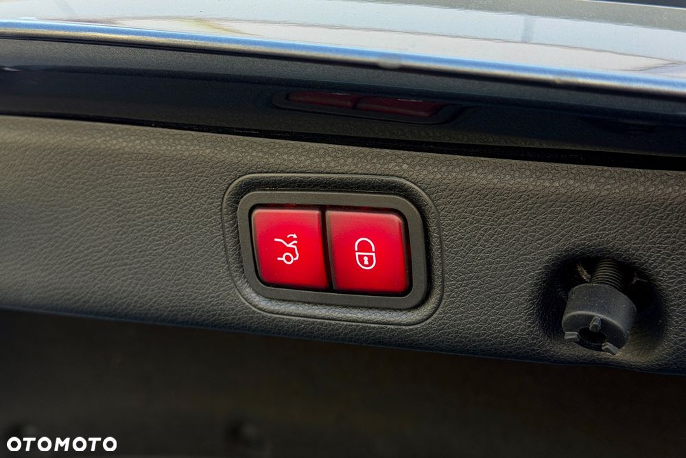 Mercedes-Benz Klasa E 220 d 4-Matic AMG - 29