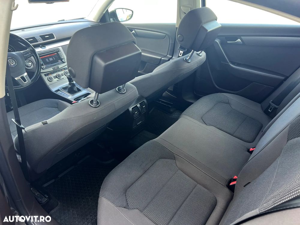 Volkswagen Passat 2.0 TDI BlueMotion Technology Comfortline - 22