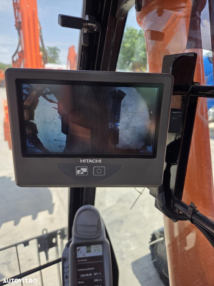 Hitachi ZX210LC-6, 23 tone, cupa NOUA 1,3mc, 2018, 7.784h, CUPLA rapida OIL QUICK, cupa ingusta, inst picon si rotire pe brate, 3 camere, lant 90% ok, consum mediu 9l/h, FULL OPTION, STARE FOARTE BUNA, posibilitate leasing 3 ani-PROMOTIE 83.900 EUR+Tva - 33