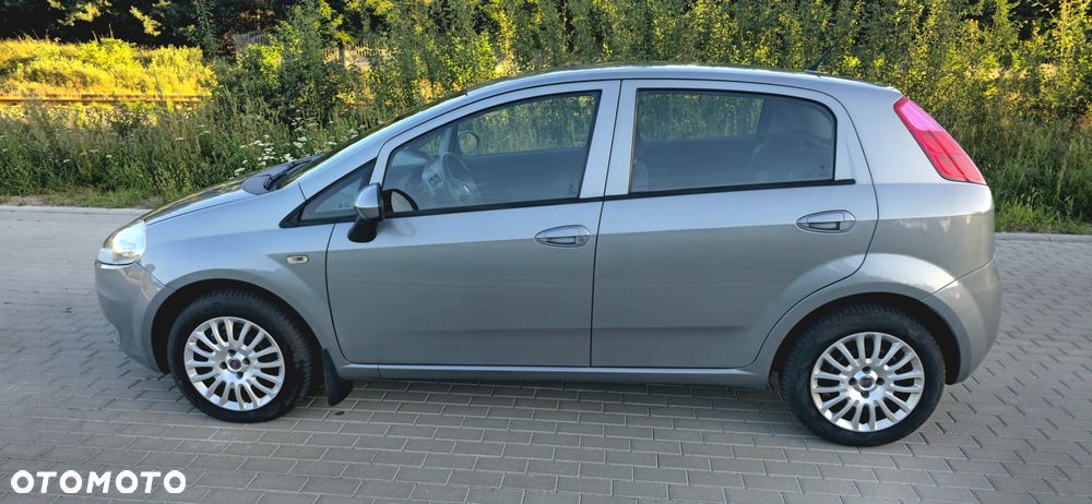 Fiat Grande Punto Actual 1.4 8V Estiva Blue&Me Euro5 - 7