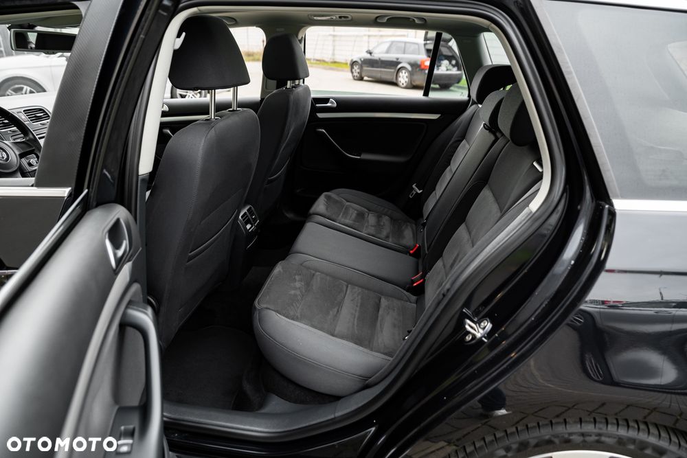 Volkswagen Golf - 18