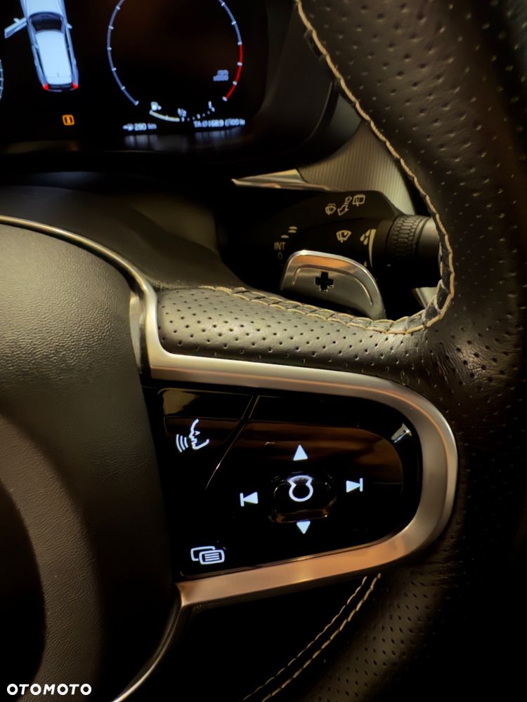 Volvo XC 60 T6 AWD R-Design - 10