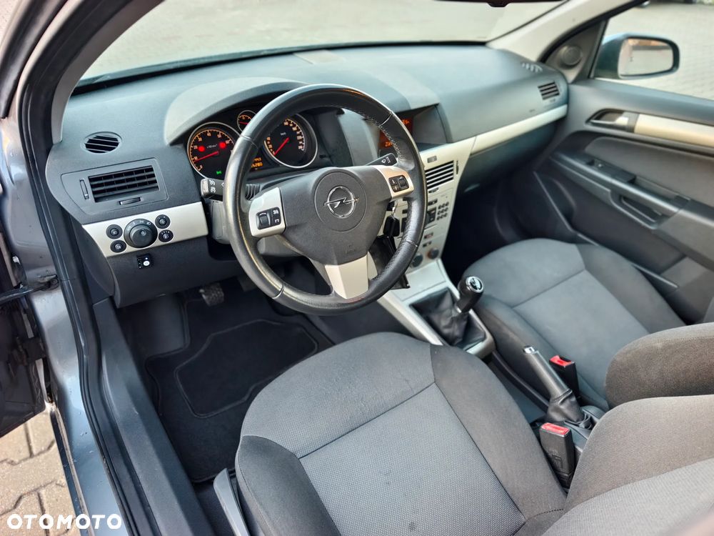 Opel Astra 1.6 Essentia - 5