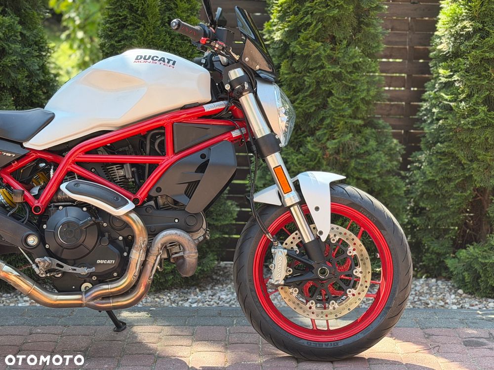 Ducati Monster - 10