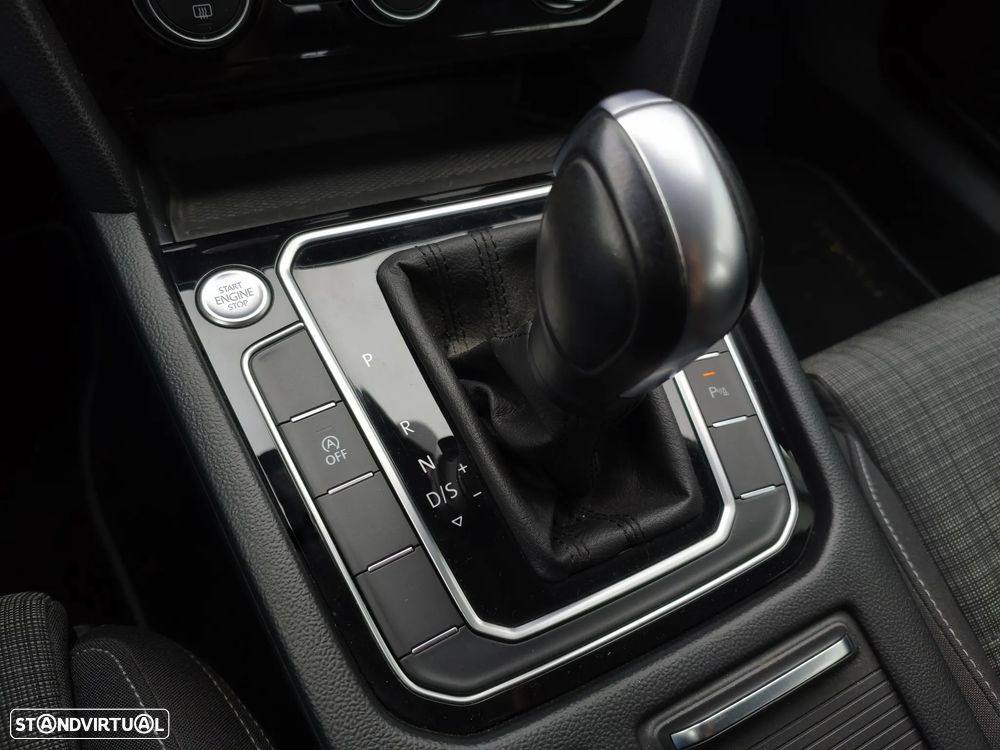 VW Passat Variant 1.6 TDI Business DSG - 20