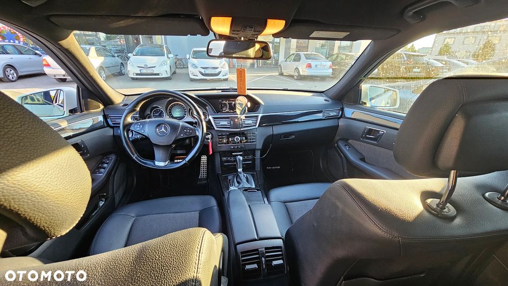 Mercedes-Benz Klasa E 250 CGI BlueEFFICIENCY Avantgarde - 10