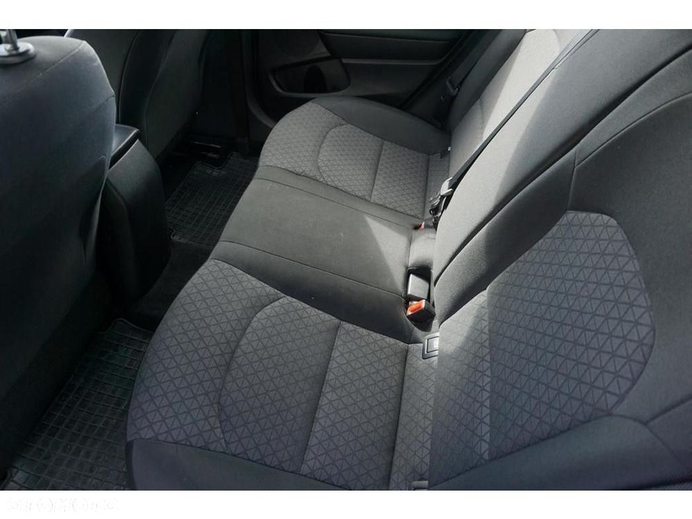 Kia Ceed - 23