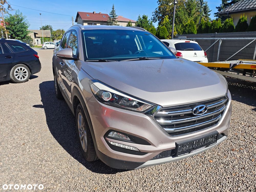 Hyundai Tucson 2.0 CRDi 4WD Automatik Intro Edition - 10