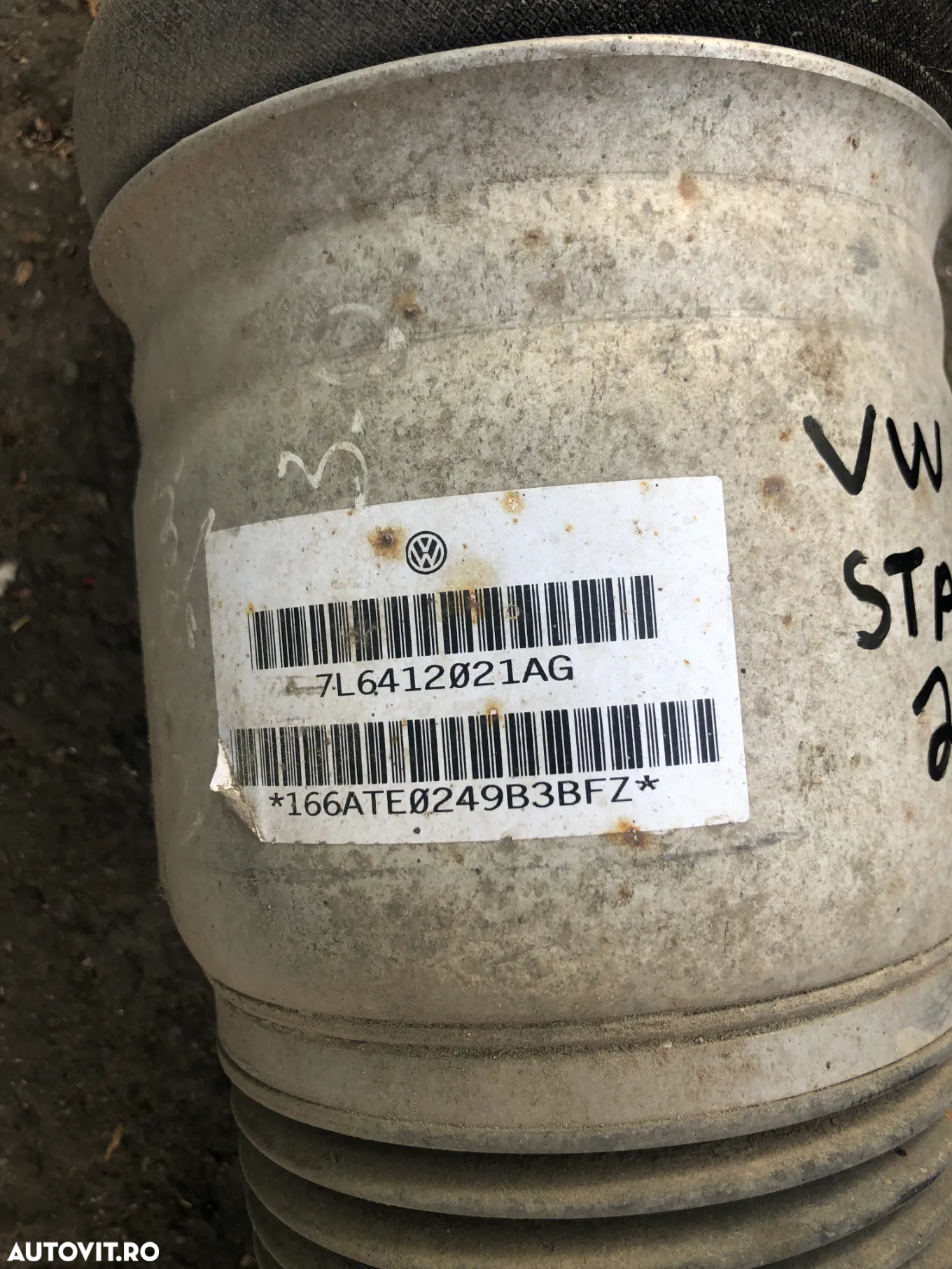 Perna aer stanga/dreapta fata VW Volkswagen Touareg 7L - 4