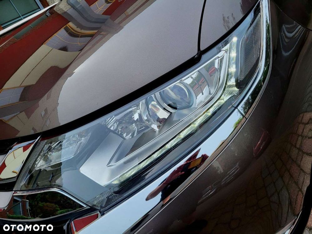 Mitsubishi Outlander - 18