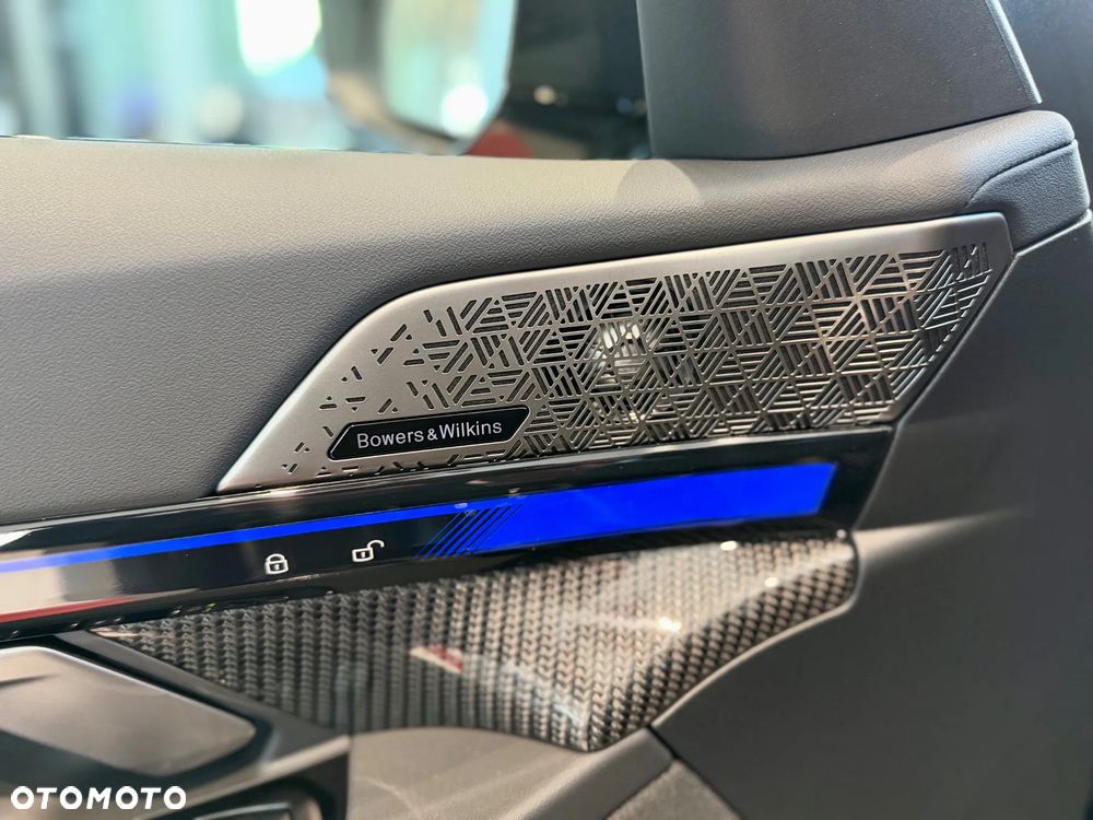 BMW M5 xDrive - 14