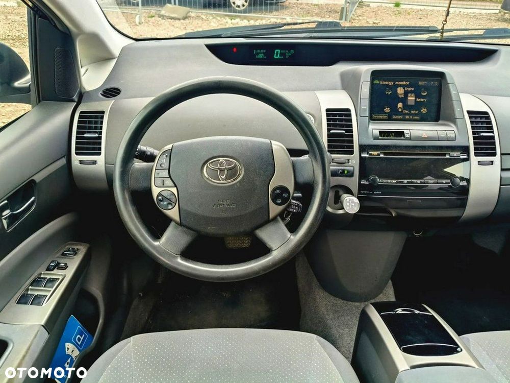 Toyota Prius - 5