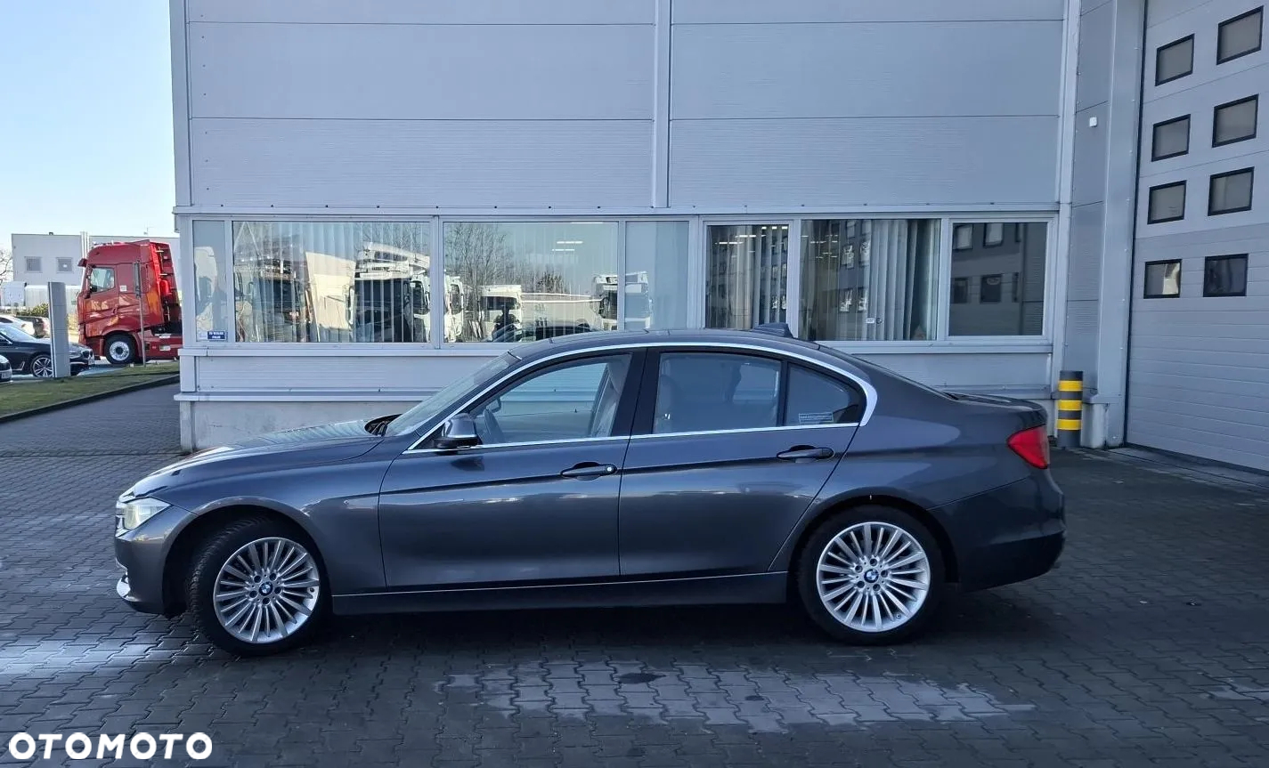 BMW Seria 3 328i Luxury Line - 4