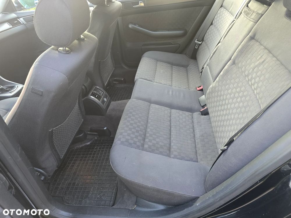 Audi A6 Limousine 2.4 - 13