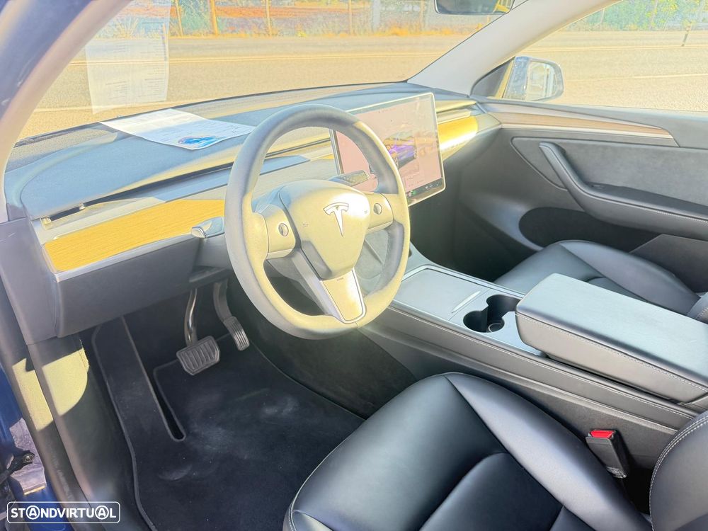 Tesla Model Y Long Range Dual Motor AWD - 9