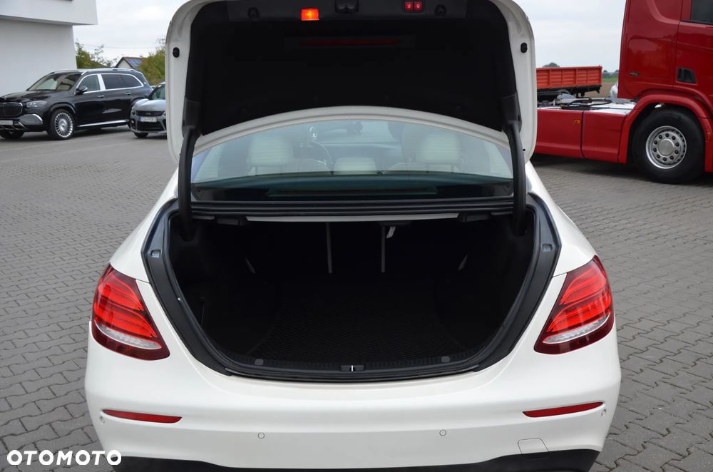 Mercedes-Benz Klasa E 43 AMG 4-Matic - 12