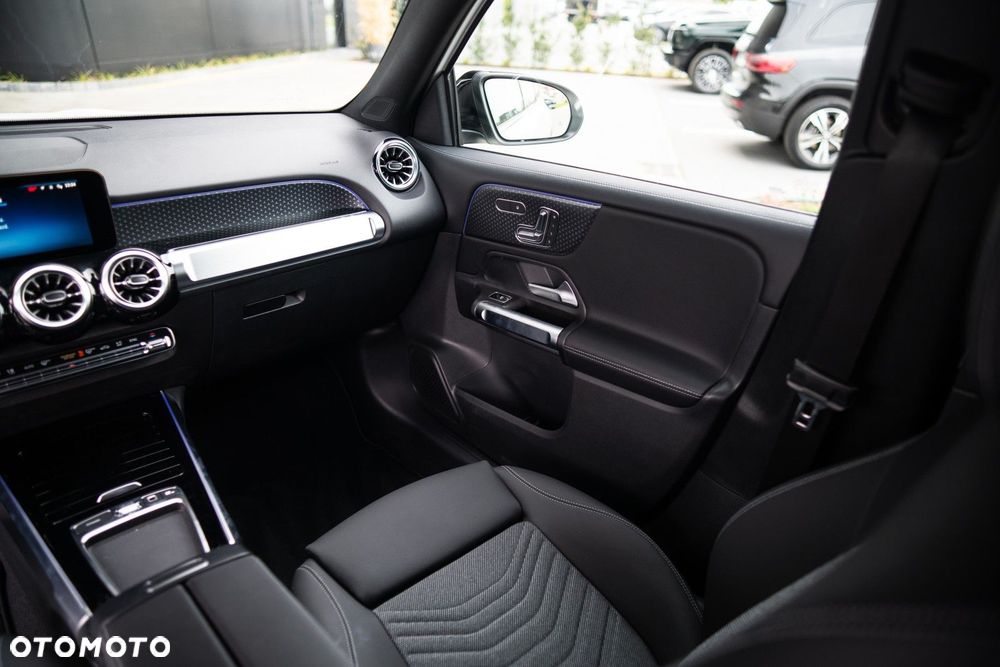 Mercedes-Benz GLB - 17