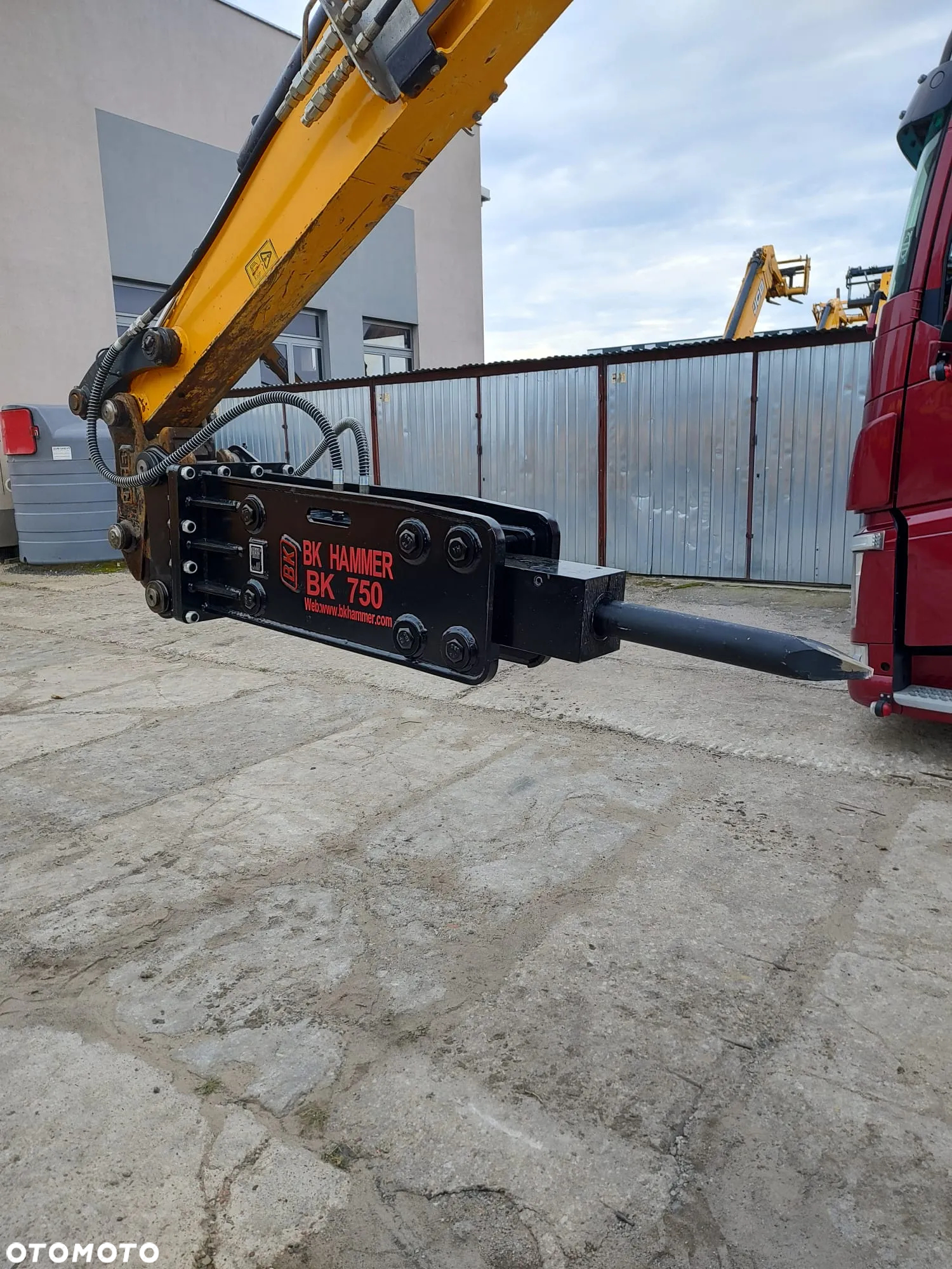 Młot hydrauliczny wyburzeniowy BK HAMMER 750 JCB 3CX 4CX - 5
