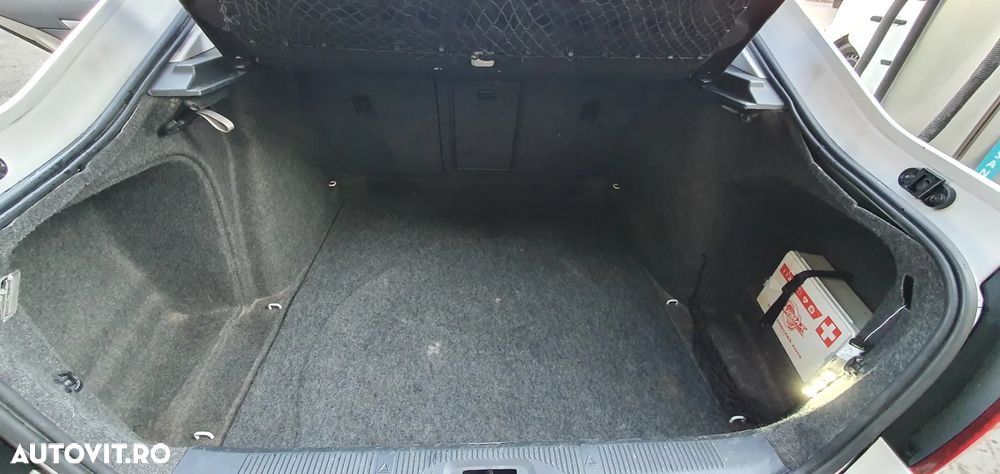 Skoda Octavia 1.6 TDI DPF Ambiente - 20