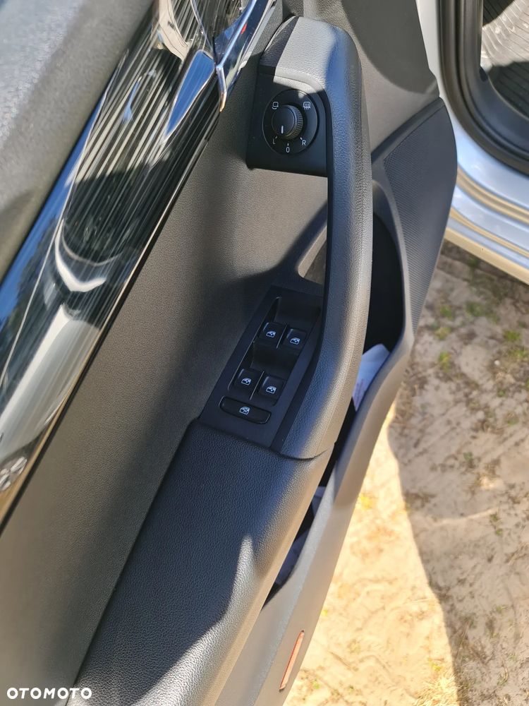 Skoda Octavia 2.0 TSI L&K DSG - 9