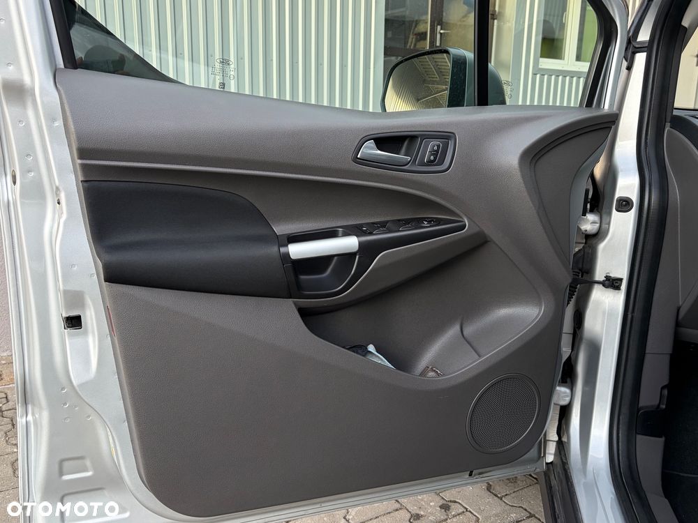 Ford Tourneo Connect Grand - 22