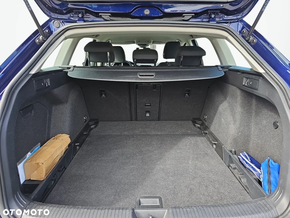Volkswagen Golf VIII 2.0 TDI Life DSG - 12