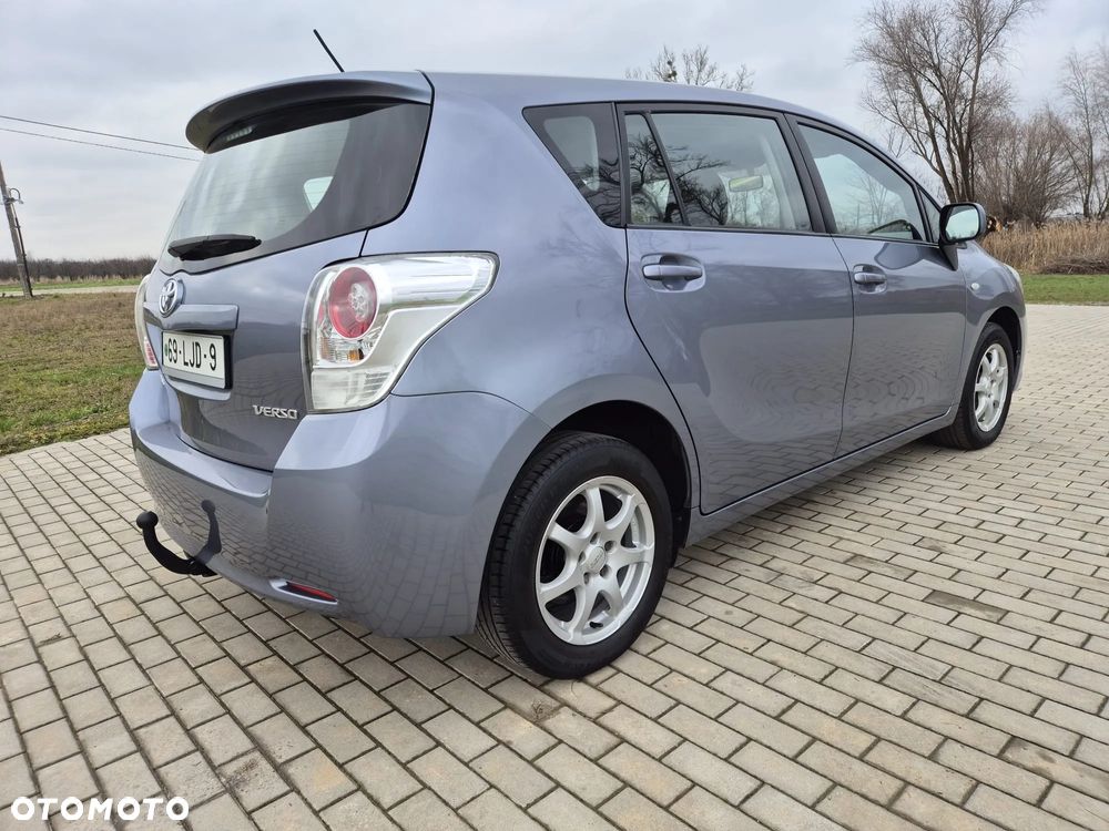 Toyota Verso 1.8 Prestige EU5 - 4