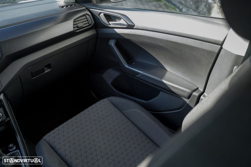 VW T-Cross 1.0 TSI BlackStyle DSG - 27